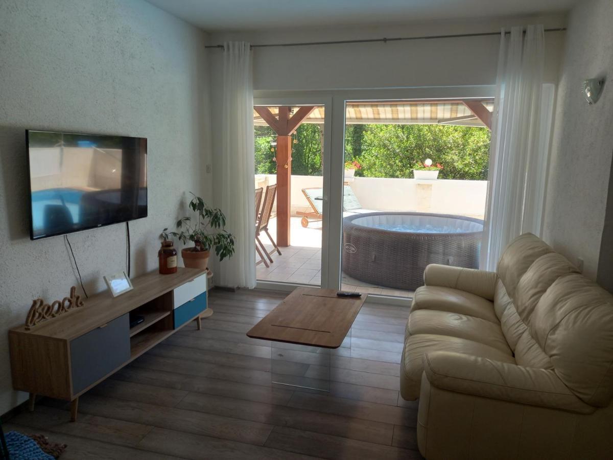 Vila Brig 108 - Private Swimming Pool And Jacuzzi Rijeka Ngoại thất bức ảnh